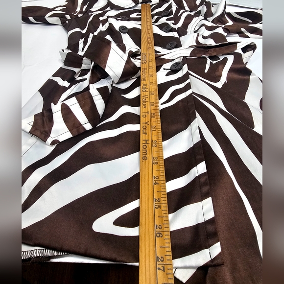 Zebra Print Double-Breasted Trench Coat - Picture 5 of 15